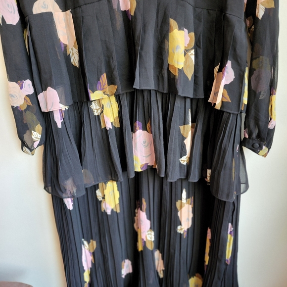 Close out sale - Long dress with ruffles - Picture 8 of 8